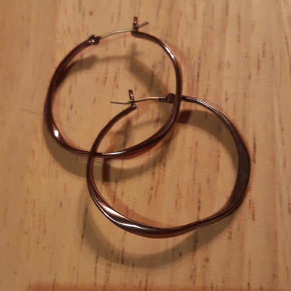 Jewlery Earrings - Picture 2 of 3